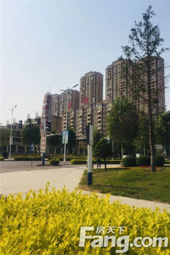 华彩唐人街壹号4室2厅2卫南北朝向4000.00元/月出租