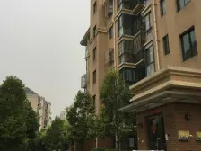 外环内 次新别墅 双轨出行 临近商超 随时看