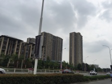 近地铁 配套完善 毛坯可以装修成你爱的样子