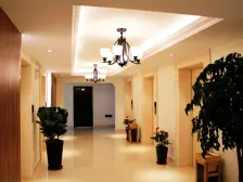 南北2室,精装修,近寺儿沟早市 房子有200多平的露台