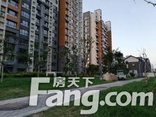 房子布局合理,楼层好,光线不错,有个车位,诚心出售