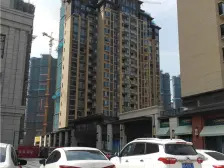 万家旁地铁口青山湖旁环境优美的楼盘