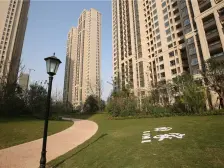 金水北2023年全款边户三房,前排中间楼层带电梯口车位