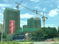 小区人车分流,毛坯房可以自己任意装修,公共设施齐全