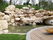 此房次新小区,楼层好,视野好户型方正