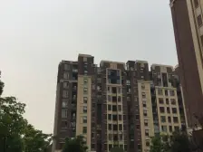 洋房社区,密度低 车位充足,中间楼层,前后无遮挡,