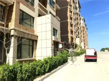 顶加阁户型,2020年新装修拎包入住,三室两卫户型