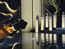 房子是一套上叠精装修.......