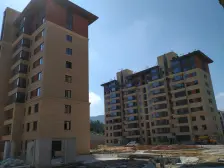 市里明珠山庄 一梯一户东打头 全天采光 精装未住