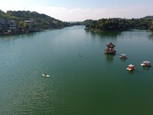 海兰云天 叠拼别墅 带花园 小区环境优美 适宜居住
