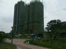 此房满两年税费少,带小花园,地下室足够的大