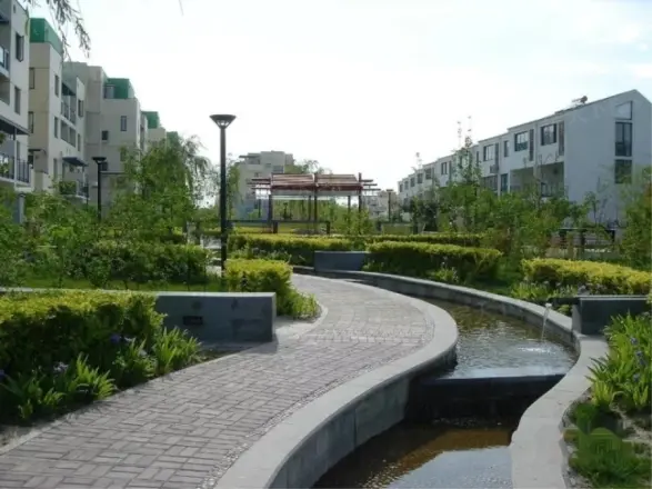 滨河青青家园