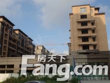 一中旁,毛坯房6层电梯洋房,1楼带前后院,诚心出售。