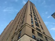 精装修小高层,近地铁商圈,楼龄新