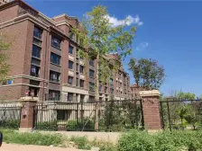 金地檀境小高层 南北通透 精装修环保材质 可拎包入住