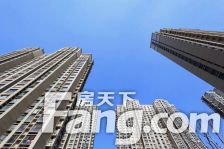 精装修三室采光视野好,拎包入住,北卧室Z10平