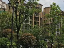 名都大别墅,装修保养的很好,有两个地下车位。