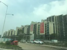 中间楼层,上手价高,税费低。次新毛坯房,自主装修。