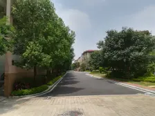 此别墅户型方正采光好 预留电梯井