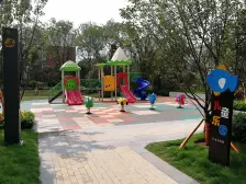 绿化好 人车分流 出行方便万达商圈 小区内有篮球场