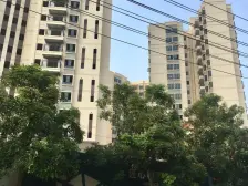 石碣中惠悦湾精装三房 中间楼层看花园 很舒服的房子