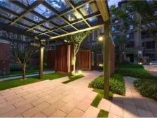 二号线地铁口中间楼层30万装修大三房三阳台