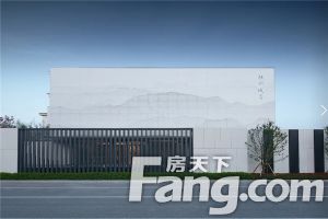 融创城次新小区精装3房拎包入住,小区环境优美,