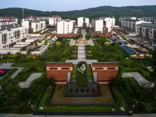 两套打通精装修了,宽敞一居室,采光视野好居住舒适