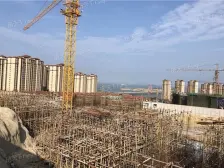 此房精装修,拎包入住。朝南事业开阔采光充足