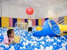 小区出门方便,小区旁边公园,1公里以内轻轨站