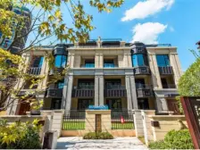 绿地卢塞恩小镇三地块 5室2厅 南