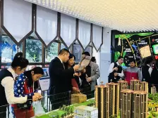 天立高铁站龙涧溪公园旁翰林骏旁,看小区中庭