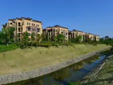 上邦高尔夫 静静的墅 联排靠山 活动空间更多