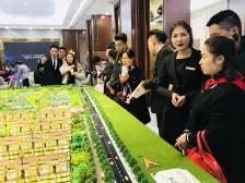 泸高 天誉誉府 四室双卫 看中庭 满两年,全新家具