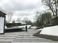 小区户型方正,环境优美,配套实施齐全,出行便利