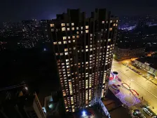 南北通透打头房 家里保持的很好 楼层好 视野很开阔