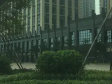 颐龙湾四期双拼河边别墅 带 大花园 利用空间大