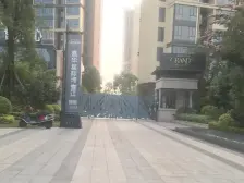 户型方正,南向看花园,采光通风好,自住精装标准