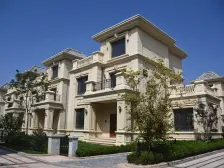 二号湖旁,尽享居住奢华乐趣,彰显尊贵安居品质