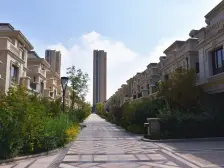 人工湖湖景轻奢联排别墅,私密舒适空间,环境优美静谧