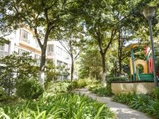 紫郡城封闭小区小高层一楼带院带负一层实用面积大