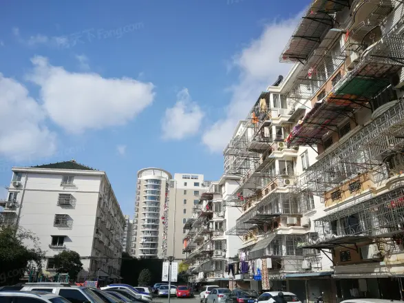华联新村