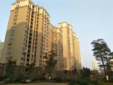 端户别墅,有地铁,挨洪城,视野宽阔,采光充足