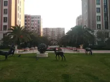 随时看房,精装修,交通便利,主卧朝南,小区中心位置