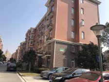 南北户型,朝南客厅带阳台 一梯两户,产权干净