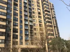 满五无个穗!带大花园,业主局改精装修,保养很好,可拎包入住