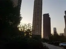 国金印象 南北通透,采光好 装修好,环镜优美 近地铁 中间楼层