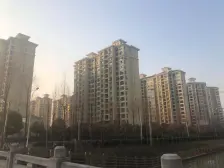 房子是中高楼层 南北可做落地窗 小区得过白玉兰建筑奖