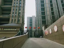 天齐奥东花园 5室2厅 南 北