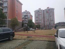 一梯两户,客厅朝南,闹中取静,税费各付